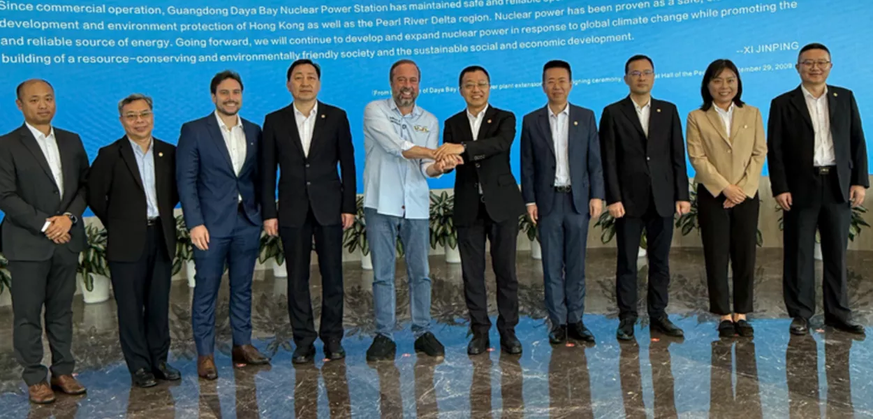 Ministro Alexandre Silveira em visita à China