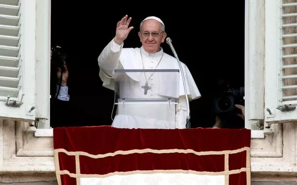 Teerã expressa condolências aos cristãos pela morte do Papa