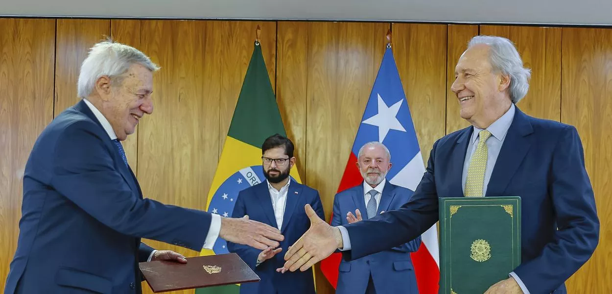 Brasil e Chile assinam acordo na área de segurança