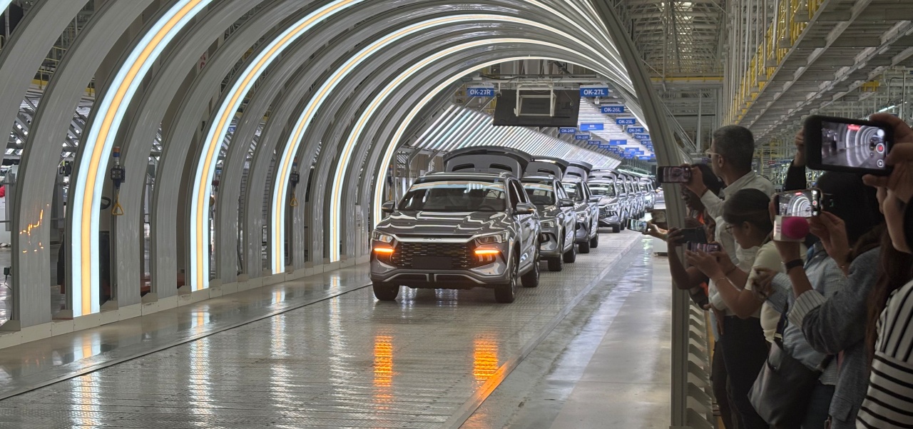 Linha de montagem da BYD em Zhengzhou, na província de Henan, na China
