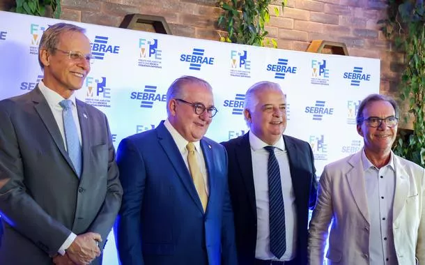 Sebrae e Frente Parlamentar firmam compromisso por avanços legislativos para pequenos negócios