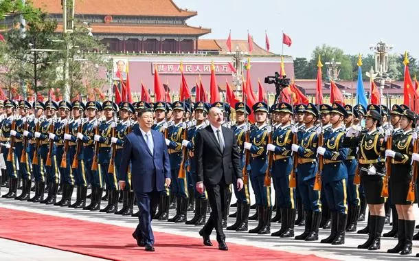 China e Azerbaijão estabelecem parceria estratégica abrangente