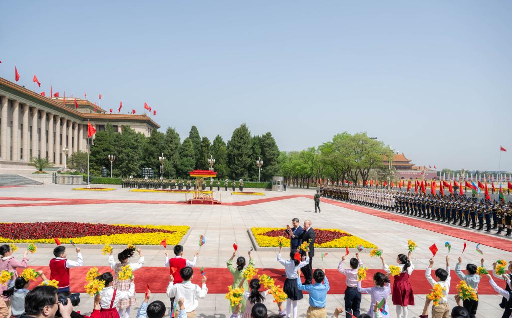 China e Azerbaijão estabelecem parceria estratégica abrangente