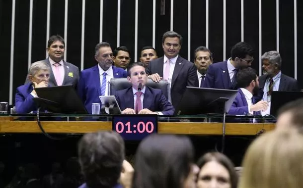 Relator apresenta parecer que defende derrubada de decretos do IOF