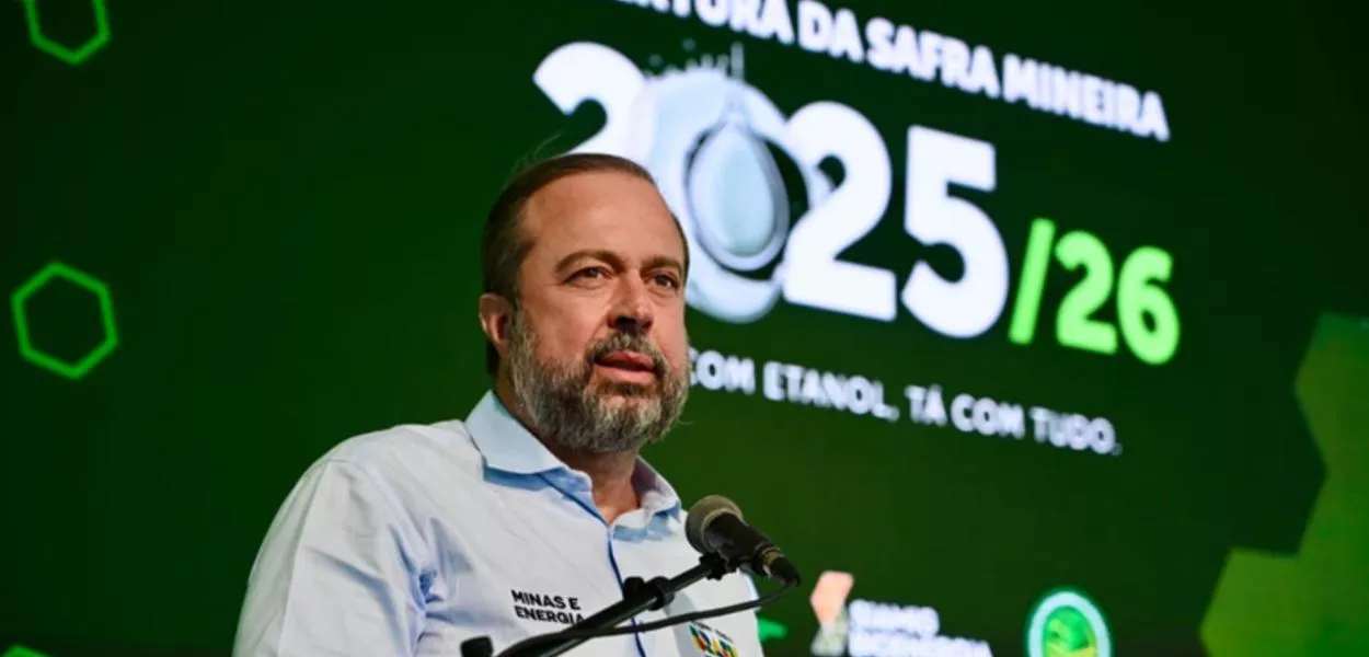 Silveira reforça defesa da reeleição de Lula e gera desconforto em evento do agro com a presença de Caiado e Kassab em Minas