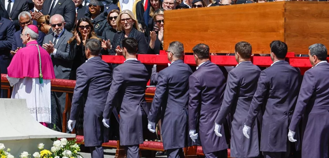 Presidente Lula durante Missa Exequial em intenção do Papa Francisco