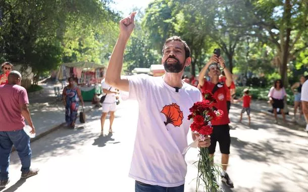 Dos cravos de abril aos passos de Niterói: 51 anos de flores e resistência
