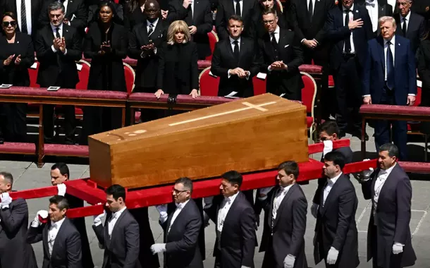 Corpo de Papa Francisco é sepultado na Basílica de Santa Maria Maior