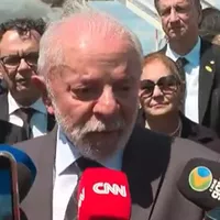 "Ninguém quer falar em paz", diz Lula sobre conversa entre Trump e Zelensky