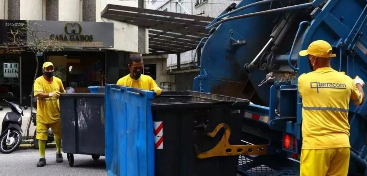 Coleta de lixo em Santos