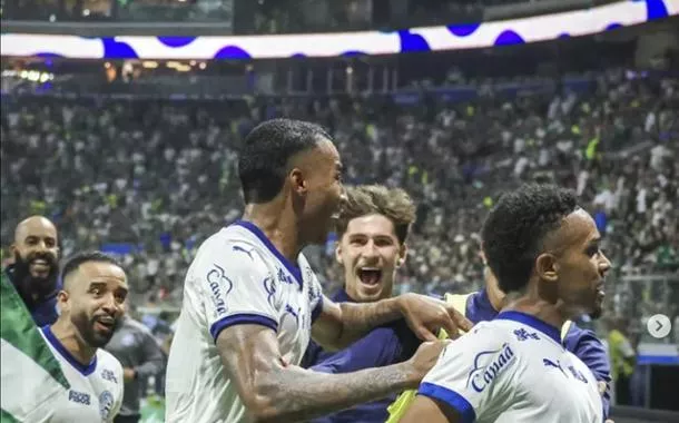 Brasileirão: Bahia ganha do Palmeiras no Allianz Parque e Bragantino vence o Santos na Vila Belmiro (vídeo)