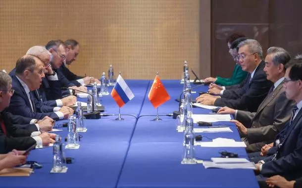 BRICS está na linha de frente do movimento por justiça e igualdade, diz Lavrov