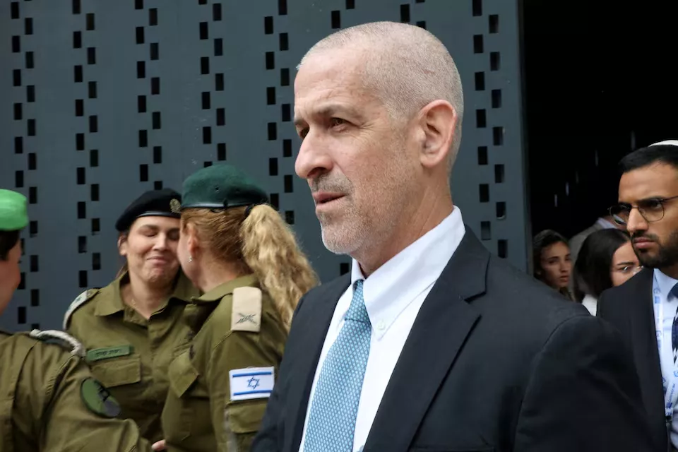 Ronen Bar, chefe do Shin Bet, participa de uma cerimônia no cemitério militar do Monte Herzl, em Jerusalém, em 13 de maio de 2024