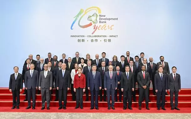 Xi Jinping visita Novo Banco de Desenvolvimento do BRICS