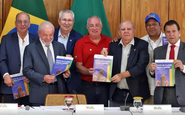 Lula convoca centrais sindicais a se mobilizarem e propõe novo modelo de sindicalismo