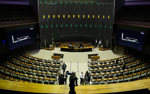 Câmara aprova urgência para projeto que amplia número de deputados