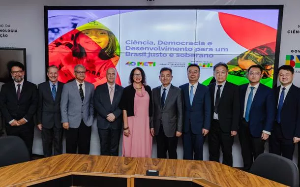 O CBERS-5, ou Satélite Sino-Brasileiro de Recursos Terrestres-5, é um projeto de aplicação meteorológica e ambiental que marca a nova fase da histórica colaboração entre os dois países na área espacial