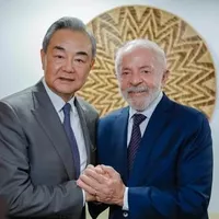 Presidente brasileiro reúne-se com chanceler chinês
