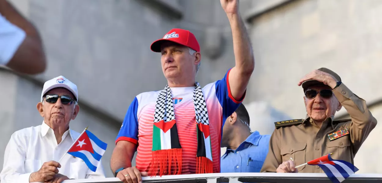 Miguel Díaz-Canel e Raul Castro