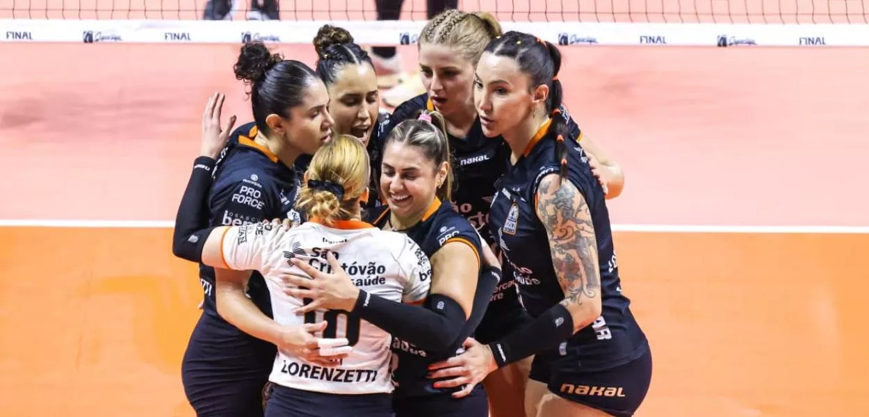 Osasco São Cristóvão Saúde vence o Sesi Vôlei Bauru por 3 sets a 1 e conquista o título da Superliga feminina 24/25