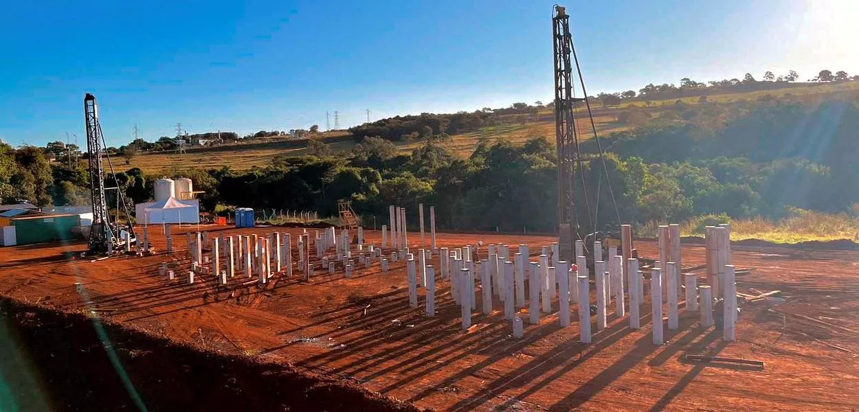 Obra de implantação de estação de tratamento de efluentes na fábrica da Laticínio Scala em Sacramento, no Triângulo Mineiro