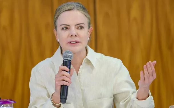 Gleisi articulou substituição de Lupi em conjunto com a base do PDT