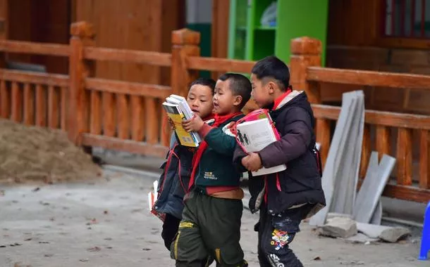 Os livros não mordem na China: 15.500 são lidos a cada minuto