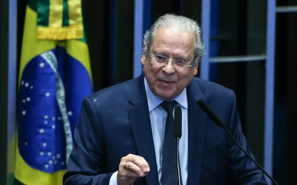 José Dirceu planeja voltar à Câmara com apoio de Lula e mobiliza base do PT