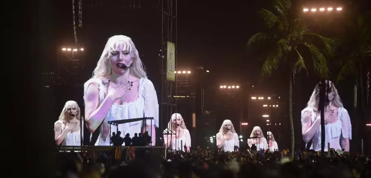 Lady Gaga faz show histórico na Praia de Copacabana, no Rio de Janeiro