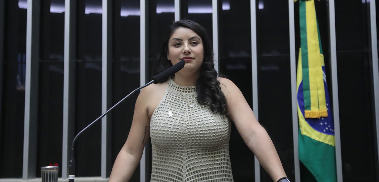 Quando o conservadorismo aplaude a diferença: o caso de Alicia Krugger em Ponta Grossa