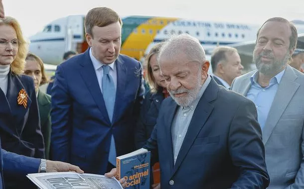 Lula desembarca na Rússia para o Dia da Vitória e negociações com Putin