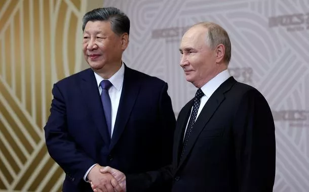 Xi Jinping  e Vladimir Putin em Kazan, na Rússia
