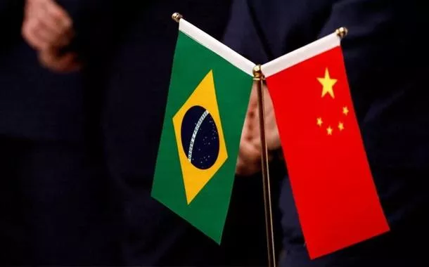 Bandeiras do Brasil e da China