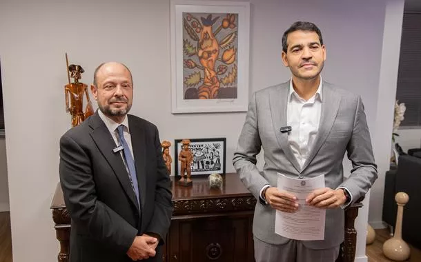 O presidente do INSS, Gilberto Waller Júnior (à esq.), e o chefe da AGU, Jorge Messias