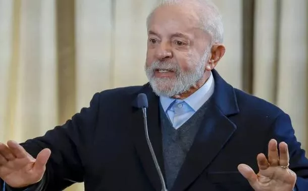 Brasil não é quintal de ninguém, diz Lula em Moscou