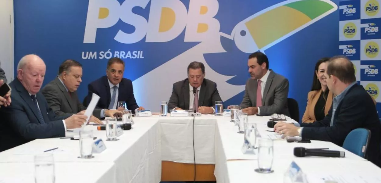 Convenção nacional do PSDB aprova fusão com o Podemos