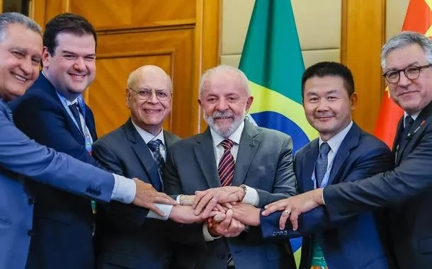 Rui Costa, Lula e Alexandre Padilha com enconstro com empresários