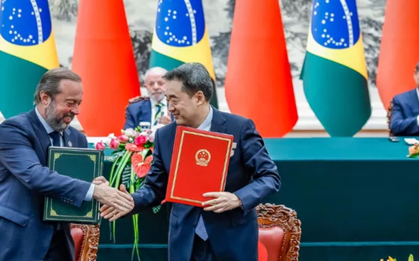 Alexandre Silveira assina acordo com China para ampliar exportações de etanol