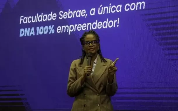Djamila Ribeiro defende educação inclusiva e apoio a mulheres negras empreendedoras
