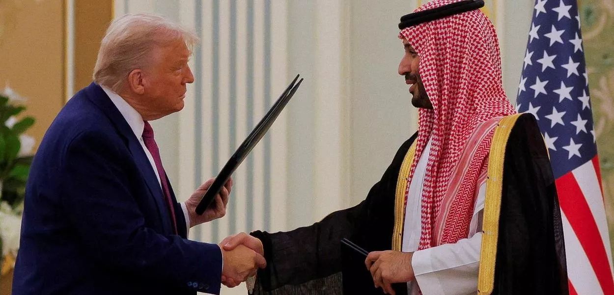 Presidente dos EUA, Donald Trump, e príncioe herdeiro da Arábia Saudita, Mohammed Bin Salman
13/05/2025.