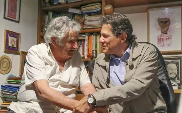 Pepe Mujica (à esq.) e Fernando Haddad