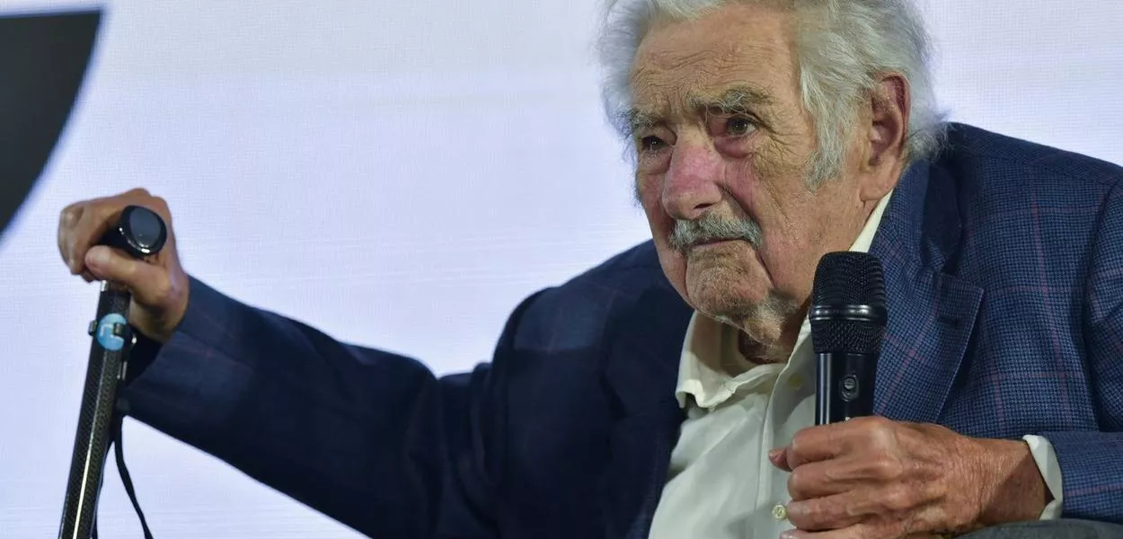 Ex-presidente do Uruguai José "Pepe" Mujica participa de evento que marcou 40 anos de democracia no país, em Montevidéu - 27/03/2025