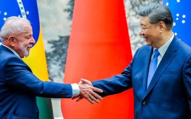 Os presidentes Lula e Xi acompanharam as assinaturas dos acordos de cooperação 