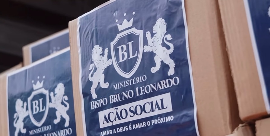 Bispo Bruno Leonardo leva alimentos e esperança a comunidade carente de Salvador