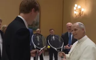 Tenista Jannik Sinner e papa Leão XIV