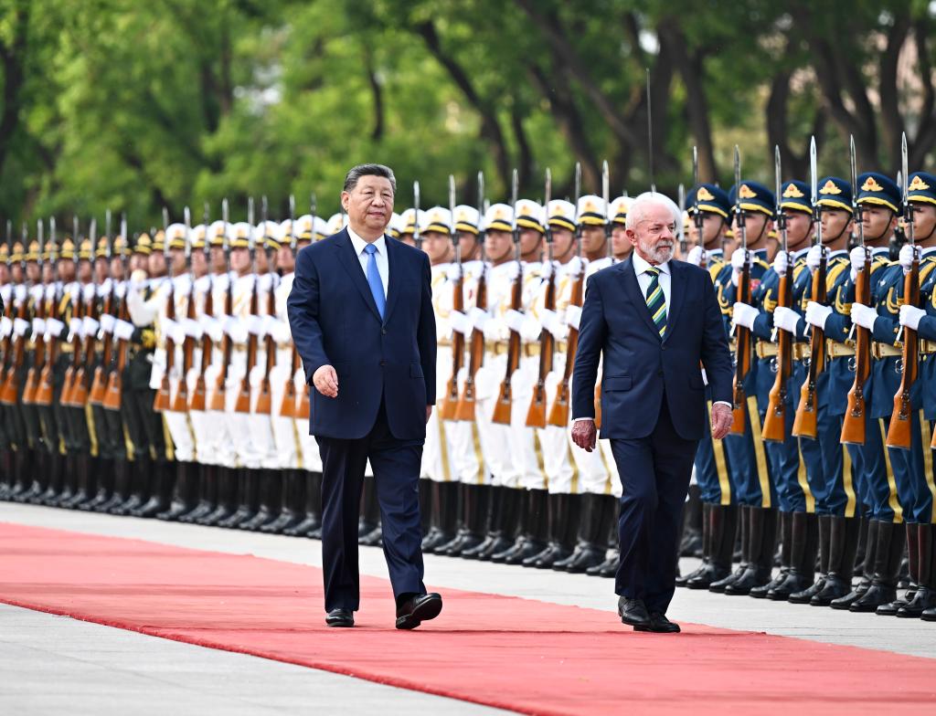 Xi realiza conversas com o presidente brasileiro