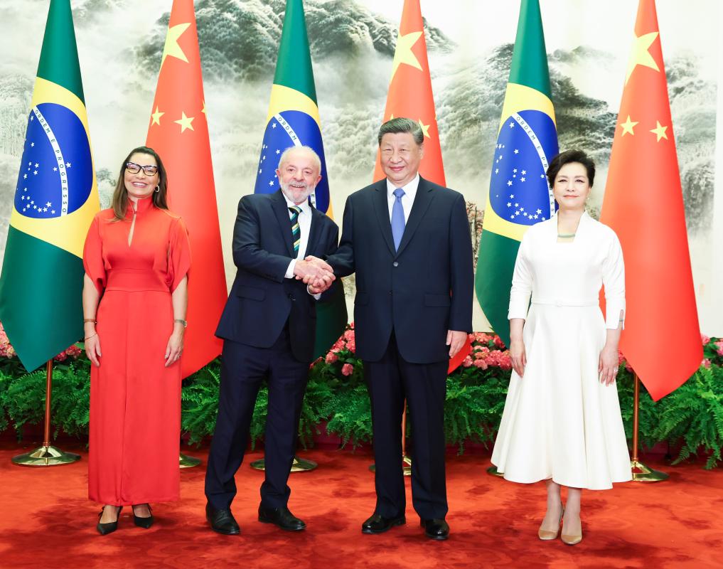 Xi realiza conversas com o presidente brasileiro