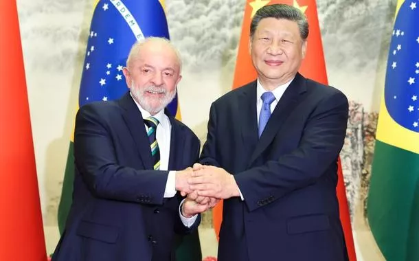 Xi realiza conversas com o presidente brasileiro
