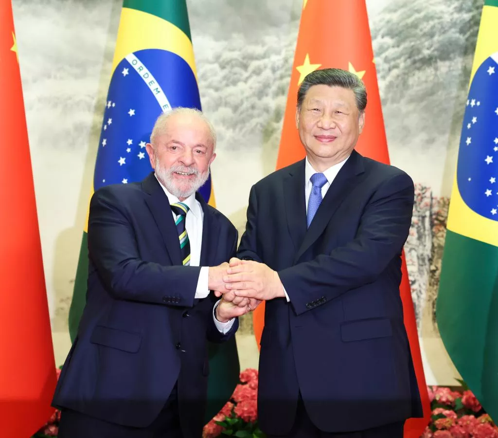 Xi realiza conversas com o presidente brasileiro