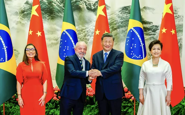 Folha de S. Paulo também insulta a China após viagem repleta de ganhos econômicos para o Brasil
